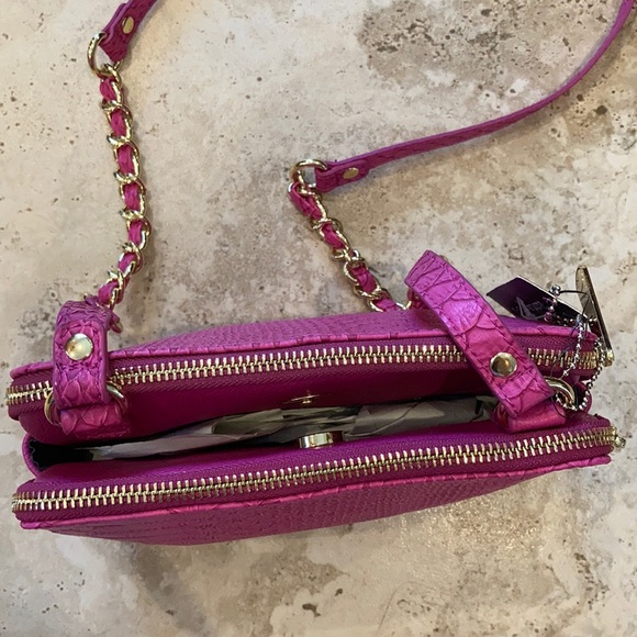 Crossbody bag gold chain faux alligator skin pink - Picture 5 of 16